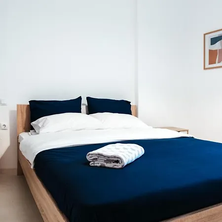 L&c Suites - C Edessa